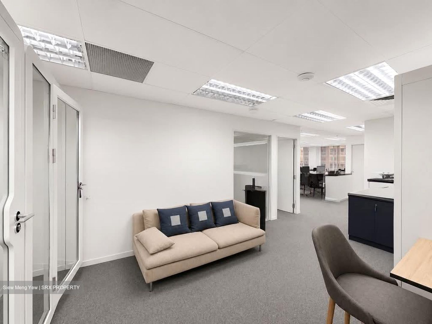 International Plaza (D2), Office #567728431